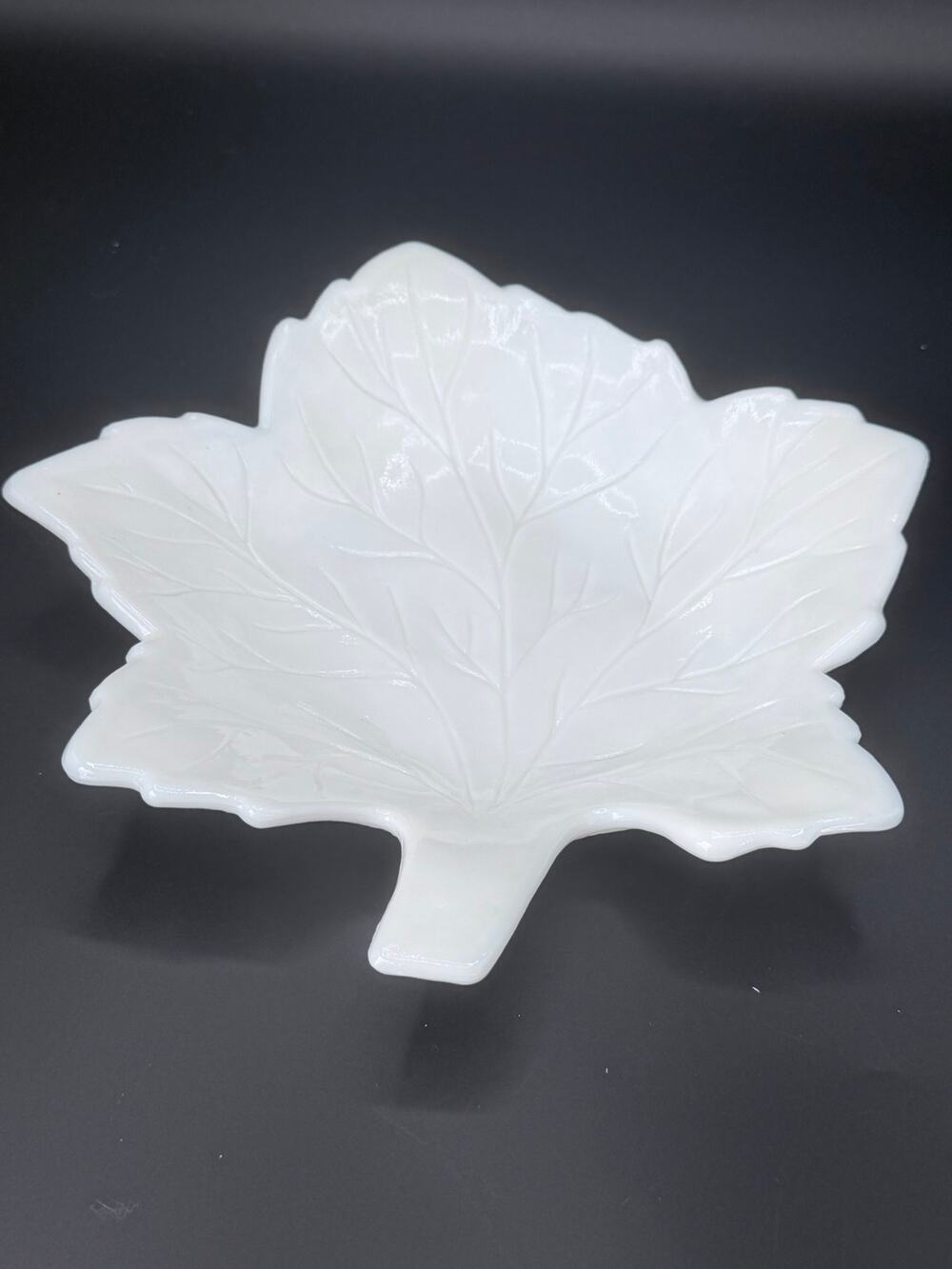 Vintage Westmoreland Bramble Milk Glass Maple Leaf Dish 8 Inch White